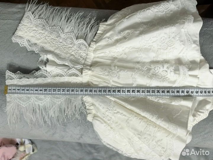 Кружевное платье с перьями 80-92