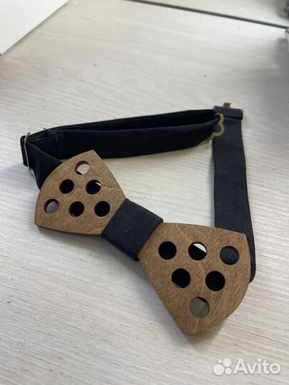 Галстук бабочка деревянный