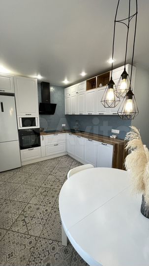 3-к. квартира, 81 м², 14/18 эт.