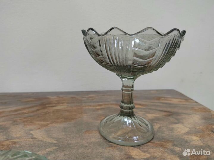 Вазочки старинные(зеленоватое стекло