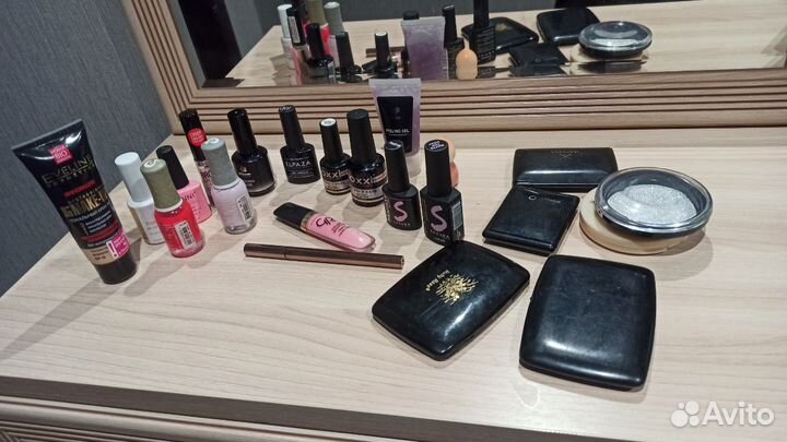 Тени для век румяна лак для ногтей пакетом