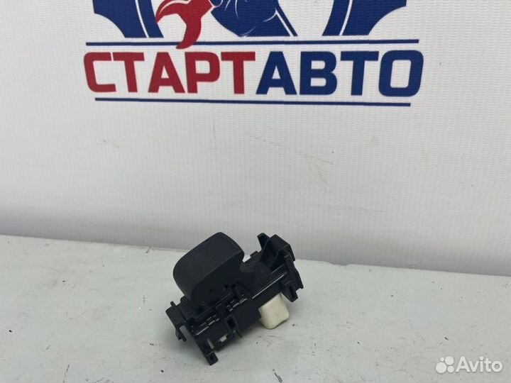 Кнопка стеклоподъемника Toyota Corolla E180 1ZR