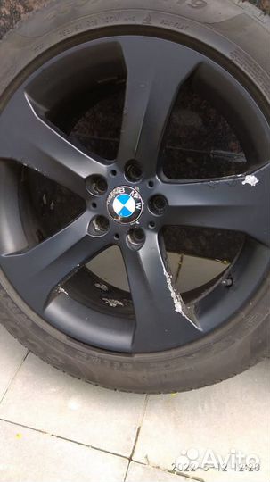 Продам комплект зимней резины на дисках BMW