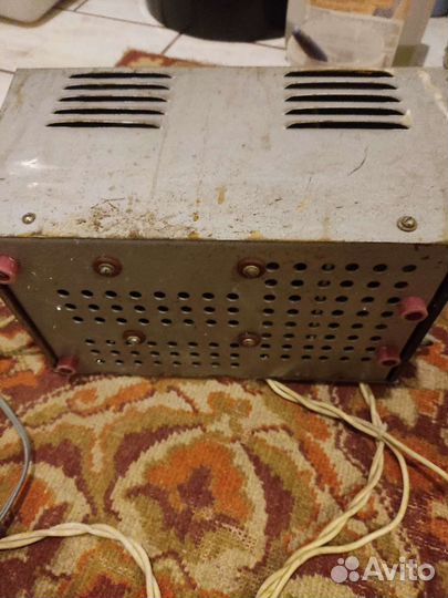 Автомобильное зарядное устройство