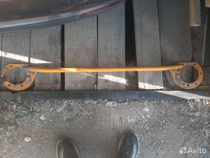 Распорка пердних стоек на 9 семейство