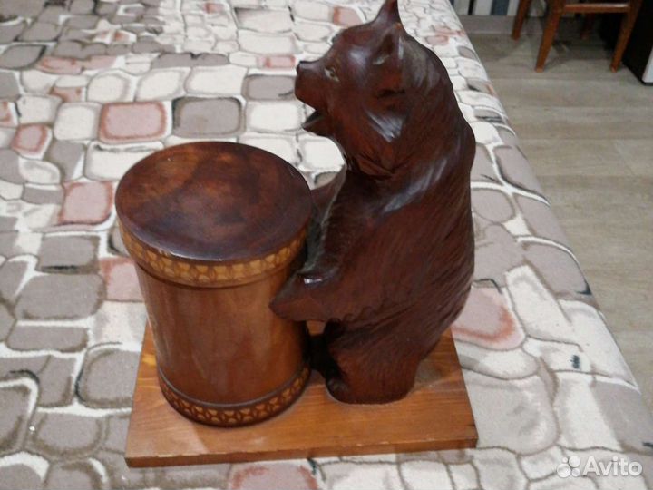 Медведь. Дерево. С ёмкостью для банки мёда