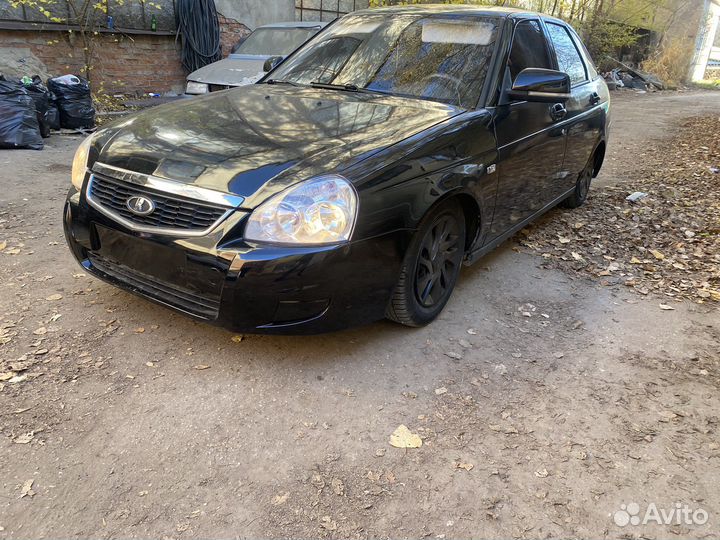 В полном разборе Лада Приора