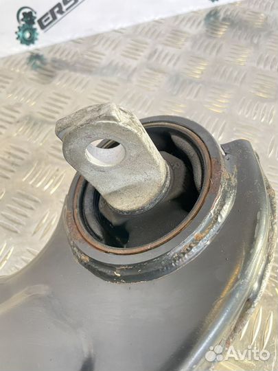 Рычаг задний правый Lexus RX4 GYL25