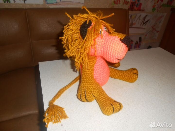 Вязаный львенок