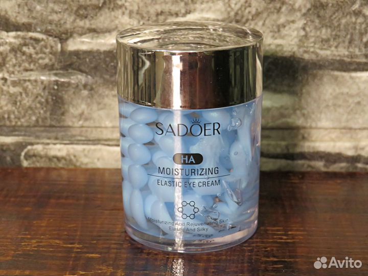 Кремы с икрой, золотом, розой и шелком