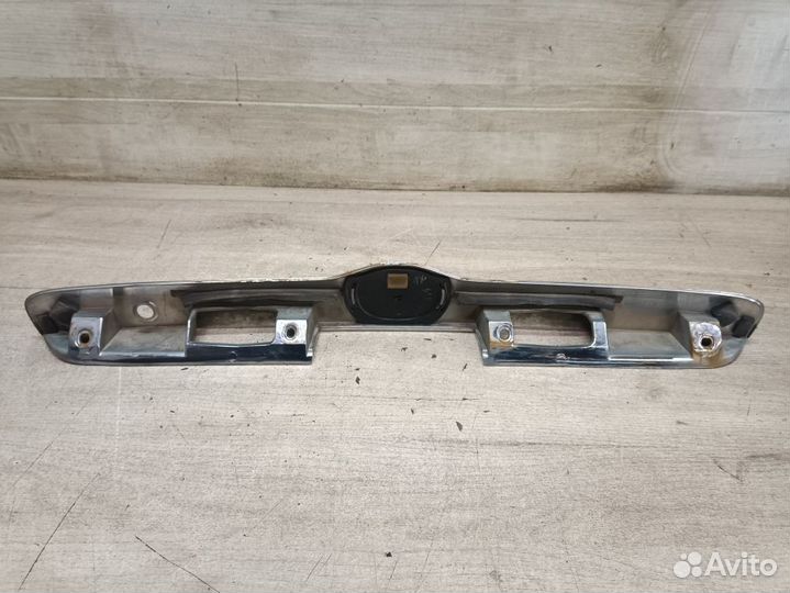 Накладка двери багажника Mazda Tribute I (2000—200