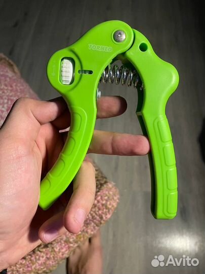 Эспандер кистевой с регулировкой нагрузки Torneo