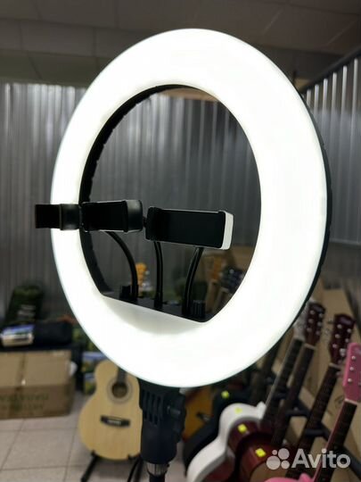 Кольцевая светодиодная лампа