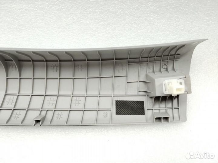 Обшивка стойки передняя правая Hyundai Solaris HCR