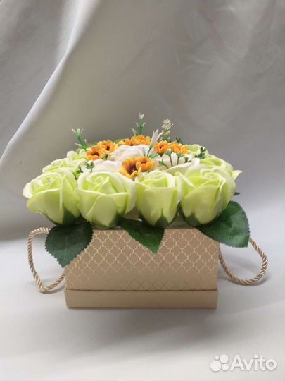 Букеты из пенных роз