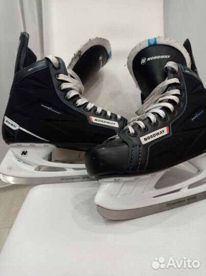 Коньки хоккейные