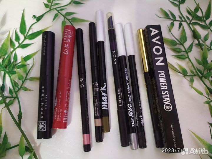 Гелевый карандаш для глаз Avon косметика