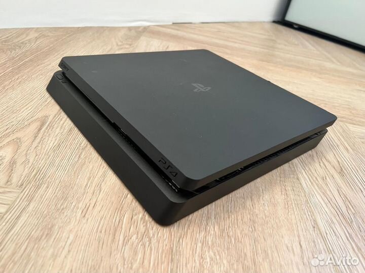 Sony playstation 4 slim