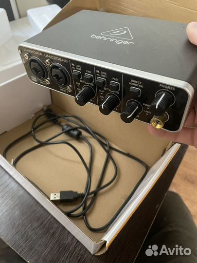 Звуковая карта behringer umc202HD