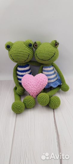 Вязаные лягушата
