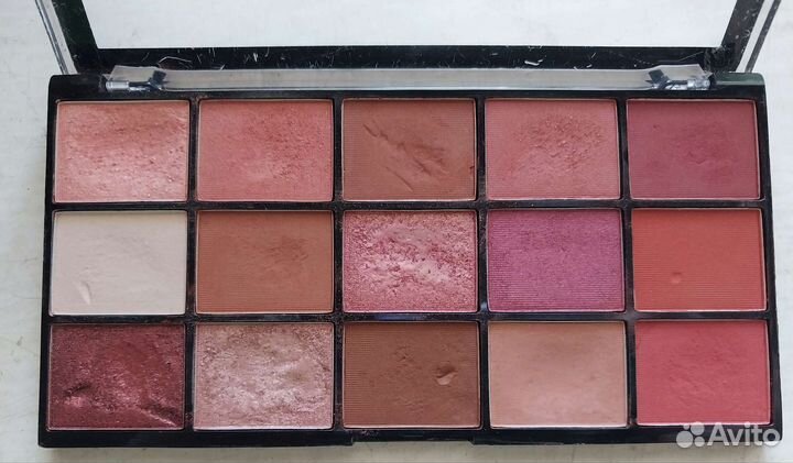 Палетка теней revolution