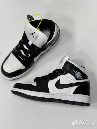 Кроссовки Nike Air Jordan 1