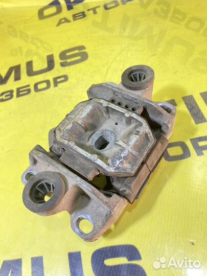 Подушка кпп левая Ford Mondeo