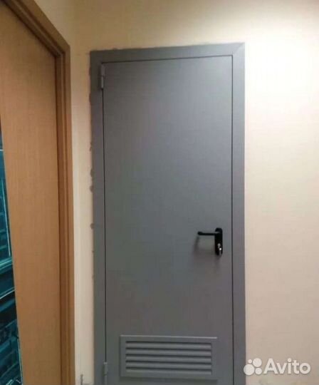 Дверь входная металлическая в котельную 1885