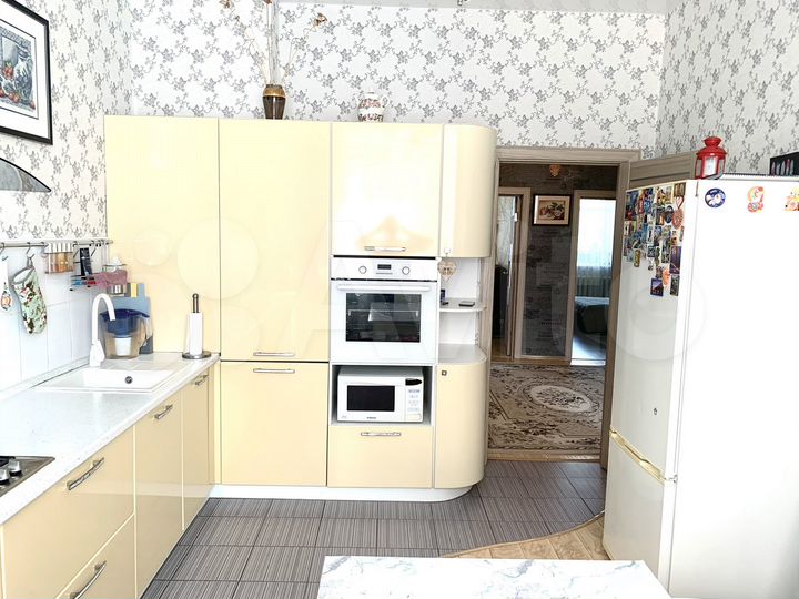 3-к. квартира, 86,7 м², 2/5 эт.