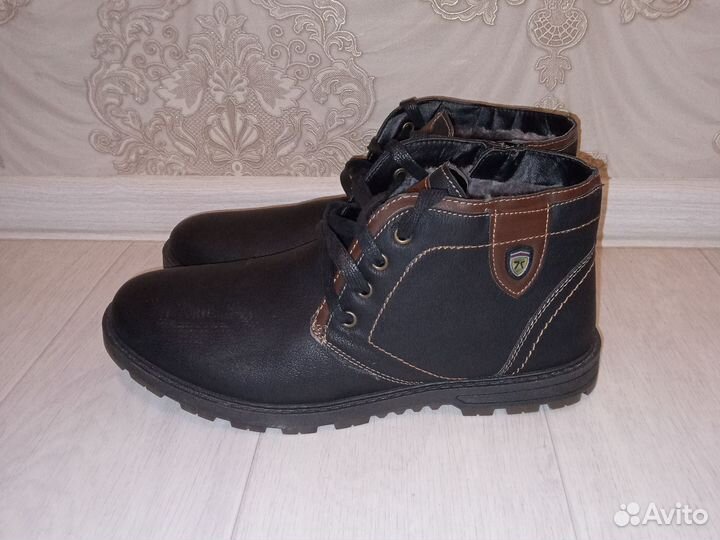 Ботинки зимние новые 43р
