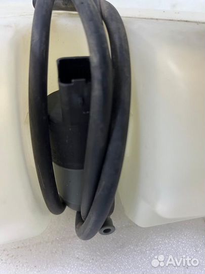 Бачок стеклоомывателя Renault Logan седан 2010