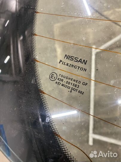 Стекло двери багажника Nissan Micra K12E