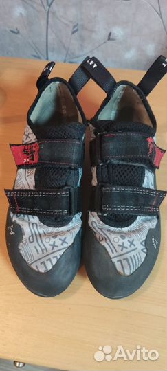 Скальники Б/У р35 Возраст 9-10 лет