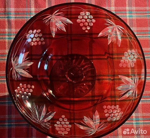 Ваза на ножке для фруктов, рубиновое стекло, СССР