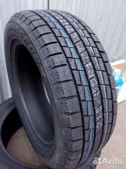 Grenlander L-Snow96 215/55 R17