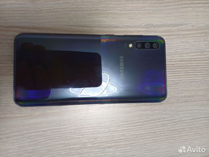 Samsung Galaxy A50, 4/64 ГБ