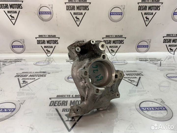 Кулак поворотный передний левый BMW 1' E81 3' E90