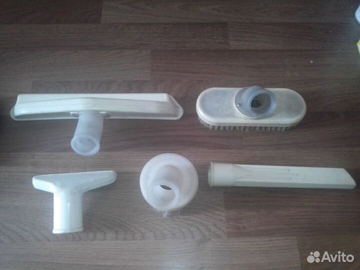 Пылесос Вихрь 8а + щетки