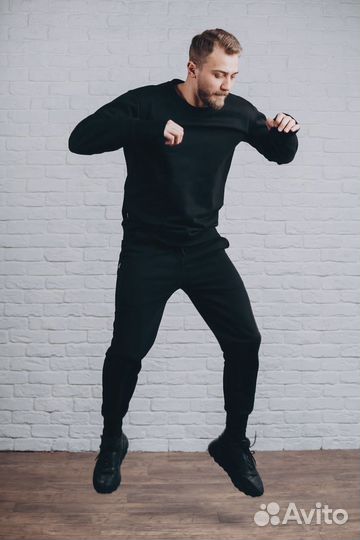 Костюм мужской со свитшотом и джоггерами