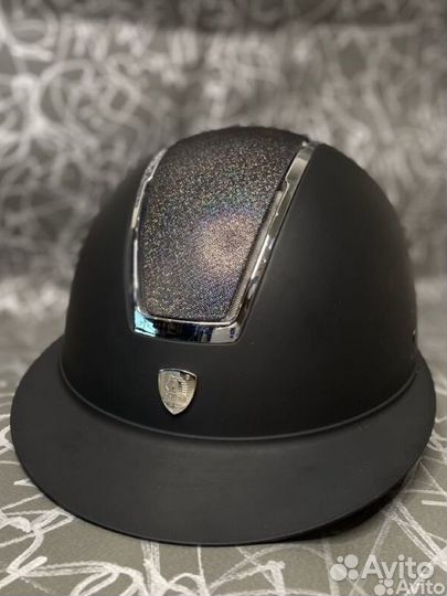 Шлем для конного спорта