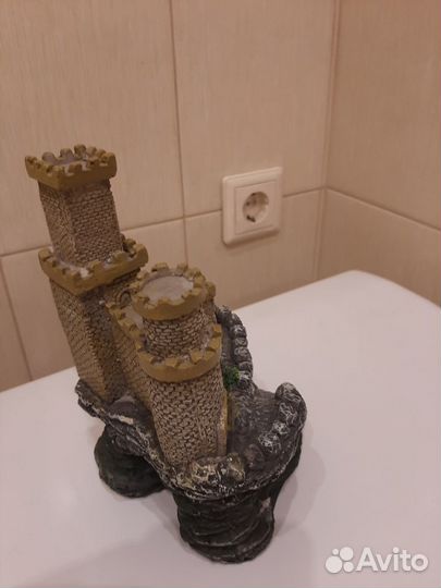 Замок для аквариума