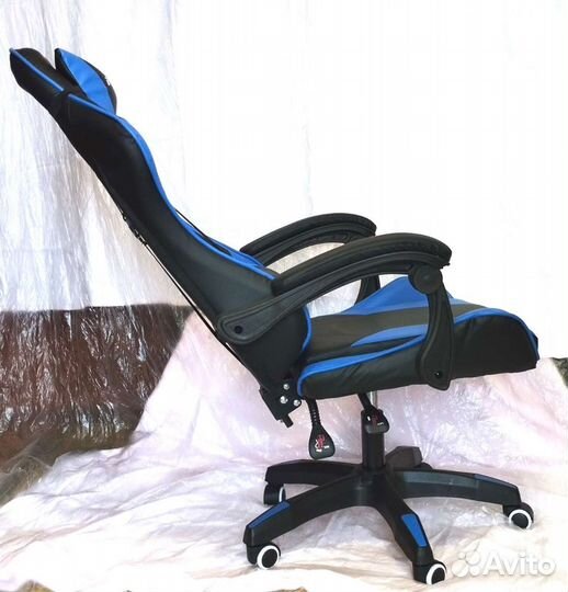 Нoвoe гeймepсkoe компьютерное кресло с масcaжepoм