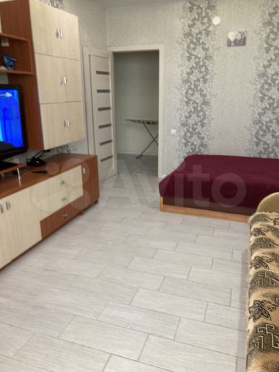 1-к. квартира, 42 м², 1/5 эт.