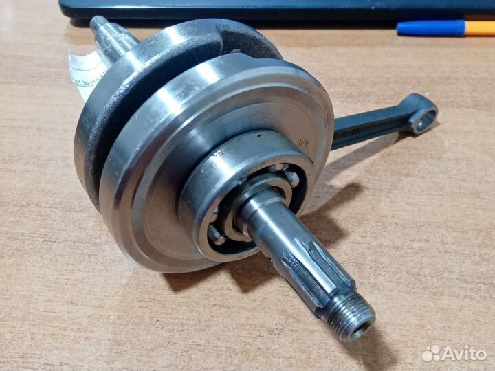 Коленвал скутера Stels Gryphon