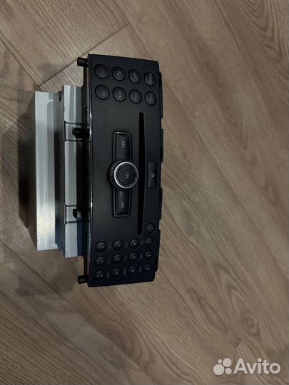 Магнитола на mercedes w204