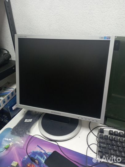 Монитор Samsung 19 дюймов