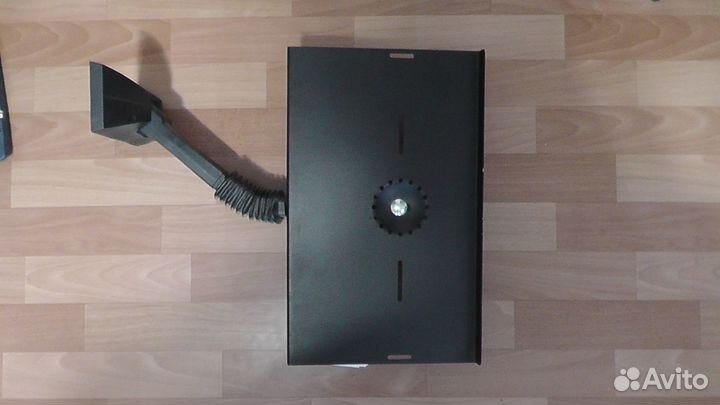 Настенная подставка для телевизора