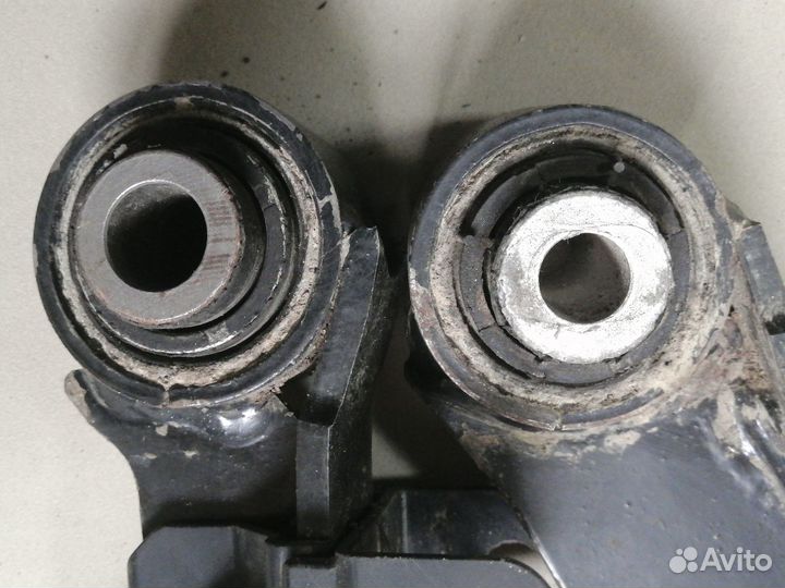 Рычаг подвески задней верх.Volkswagen Golf 6 2011