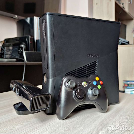Xbox 360 S 250GB + Kinect / 93 игры