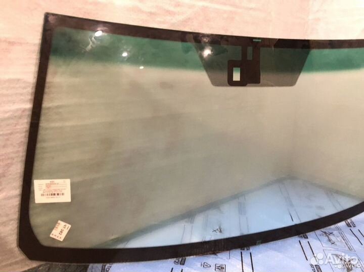 Заднее стекло на Honda Accord 8